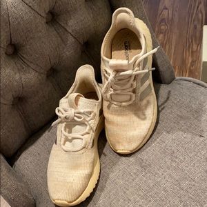 Adidas Cloudfoam Athletic Shoes 👟